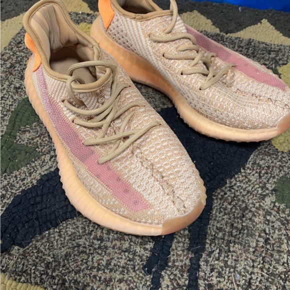 Yeezy Boost 350 V2 - Picture 6 of 6